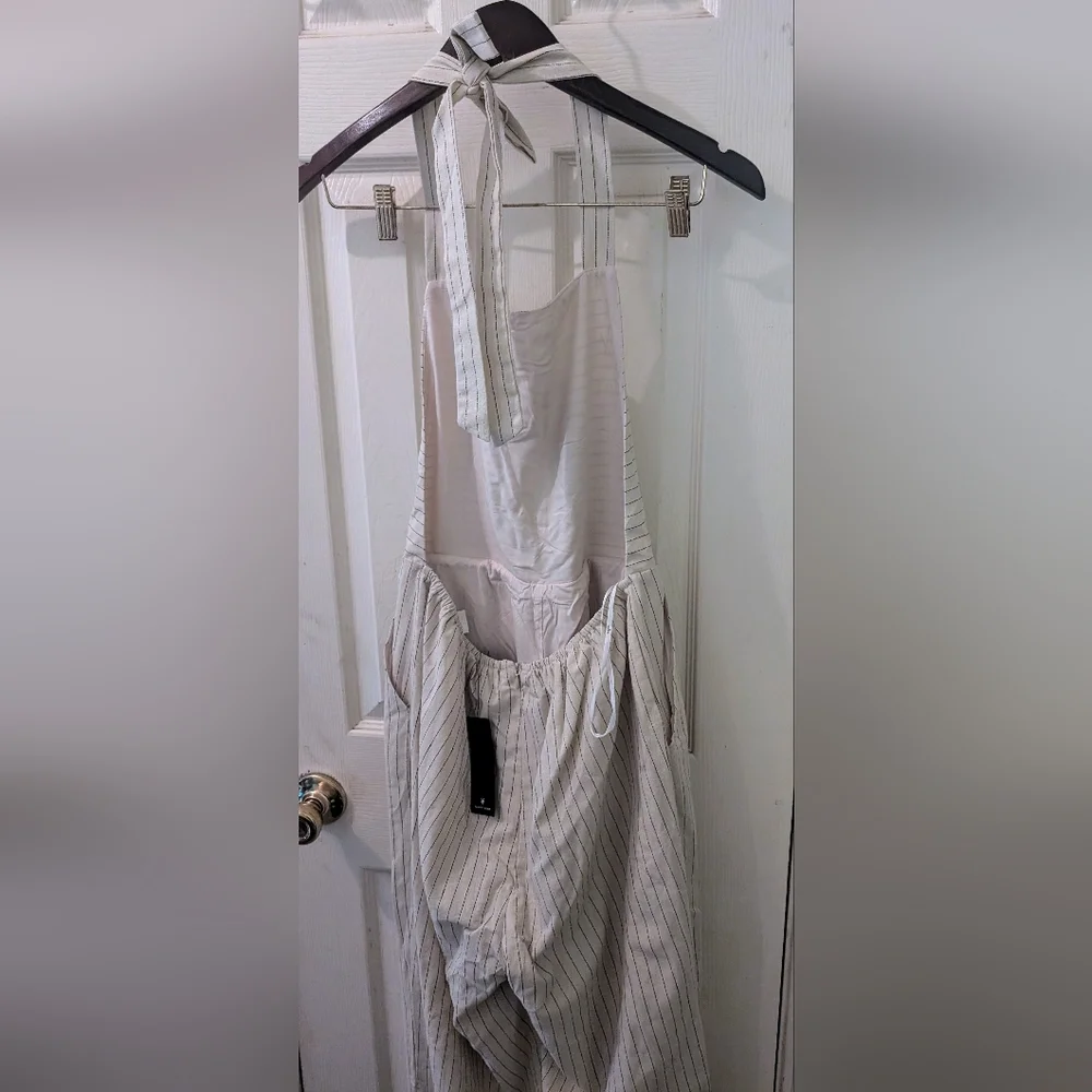 Lulu's Women's Beige Pinstripe Halter Jumpsuit (Nwt!) - Picture 5 of 5